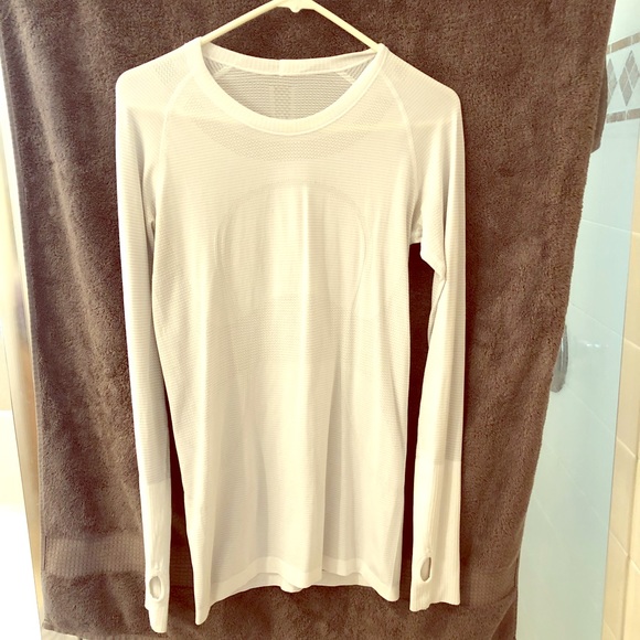 lululemon athletica Tops - Lululemon swiftly long sleeve size 8